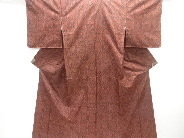 未使用品　亀甲に華紋織り出し本場村山大島紬着物アンサンブル